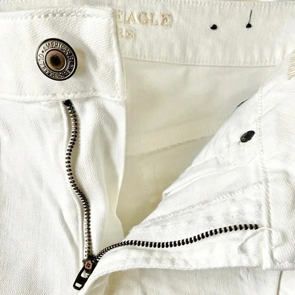 AMERICAN EAGLE 🦅 | Stretch High-Rise White Shortie Short Size 8 (NWOT) - Picture 7 of 9